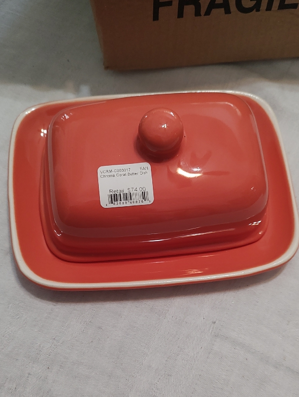 NWT Coral Vietri Butter Dish And Matching S&P Set